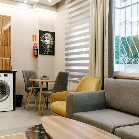 Compact Flat 2 Min To Metro, Near Marmara Park Apartamento