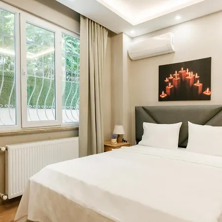 Compact Flat 2 Min To Metro, Near Marmara Park Istambul