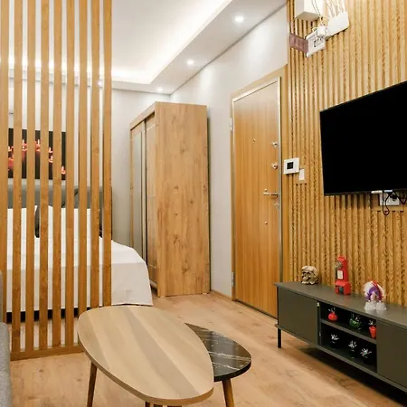 Compact Flat 2 Min To Metro, Near Marmara Park * 이스탄불